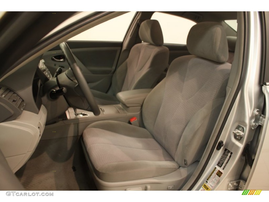 2010 Camry LE - Classic Silver Metallic / Ash Gray photo #5