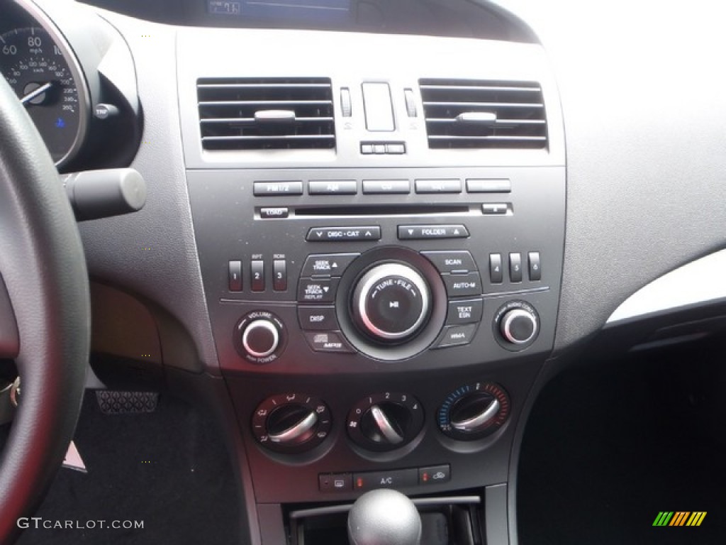 2013 Mazda MAZDA3 i SV 4 Door Controls Photo #80326934