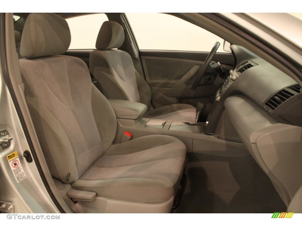 2010 Camry LE - Classic Silver Metallic / Ash Gray photo #11