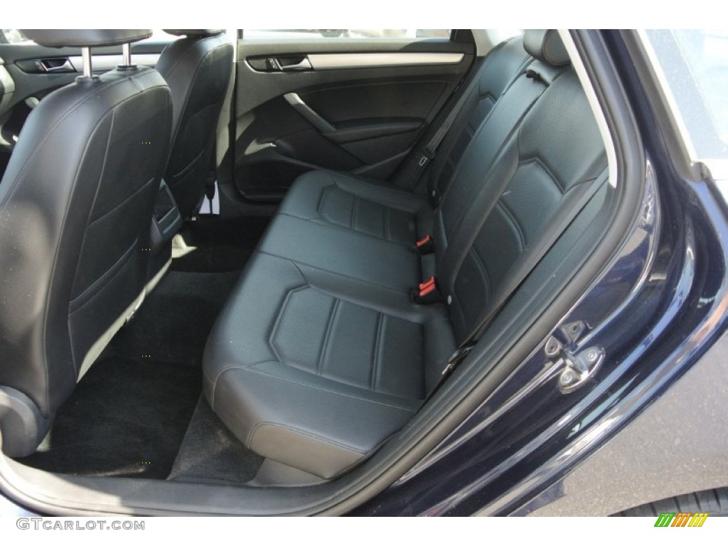 Titan Black Interior 2012 Volkswagen Passat 2.5L SE Photo #80333117