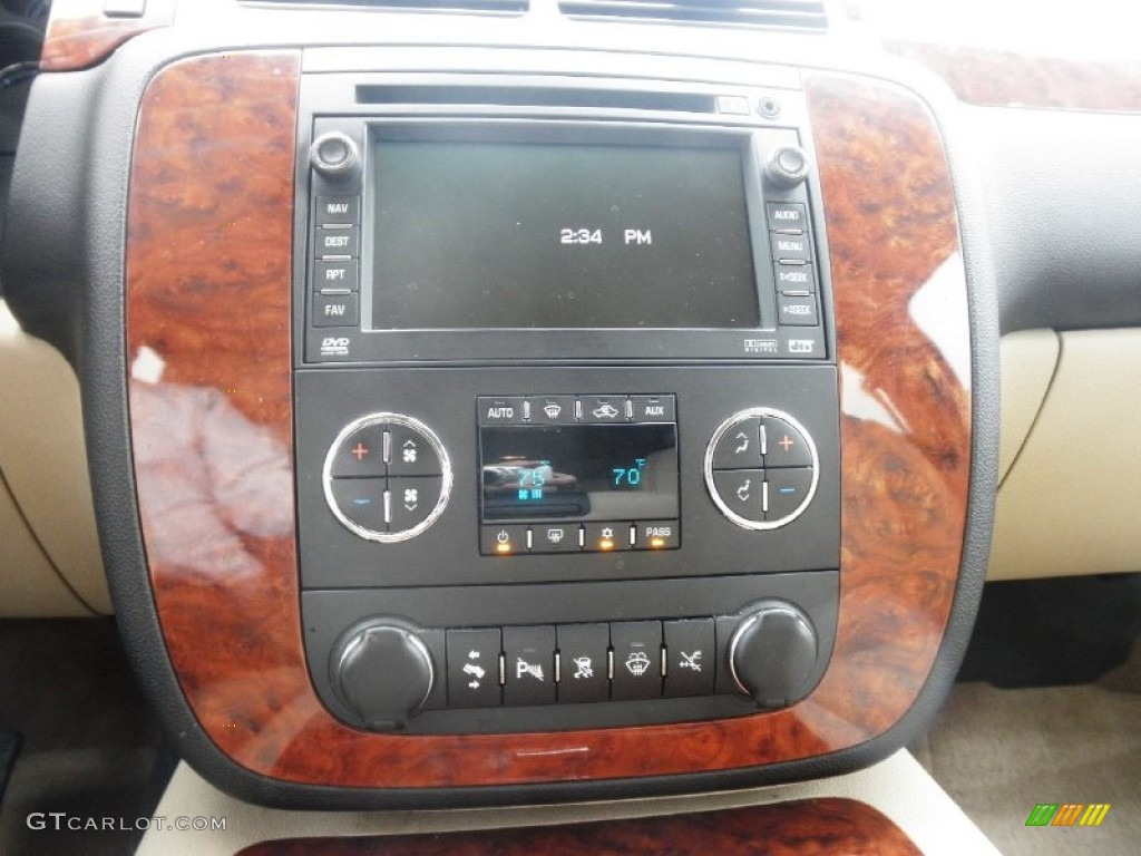 2008 Chevrolet Suburban 1500 LTZ 4x4 Controls Photo #80335676