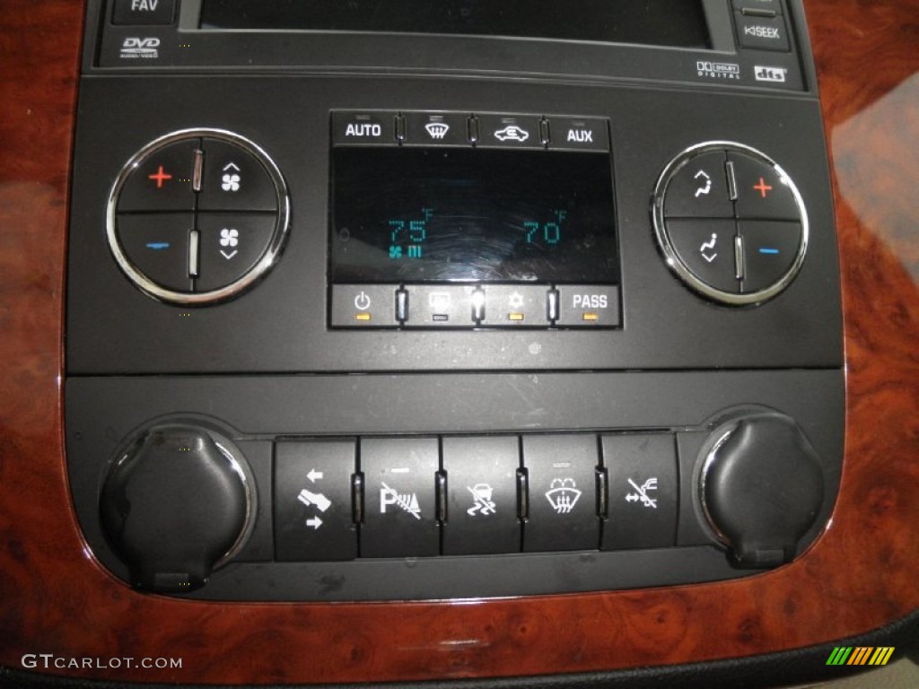 2008 Chevrolet Suburban 1500 LTZ 4x4 Controls Photo #80335742