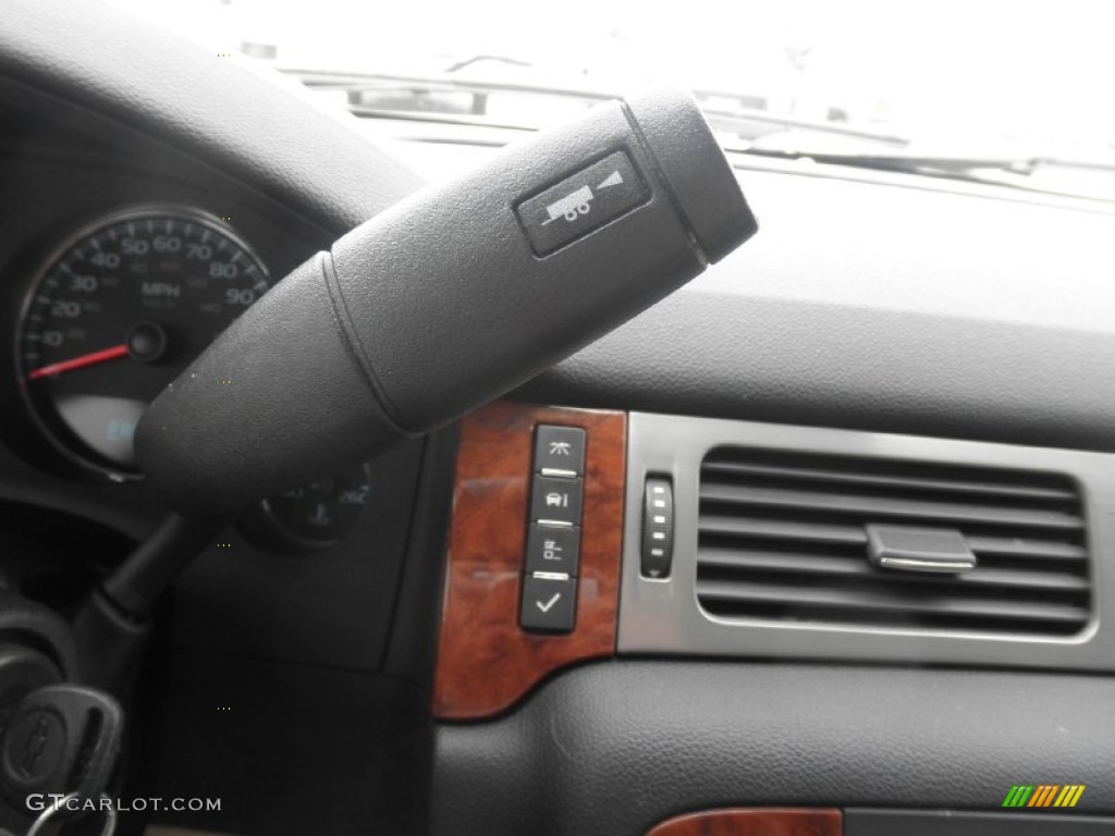 2008 Chevrolet Suburban 1500 LTZ 4x4 Transmission Photos