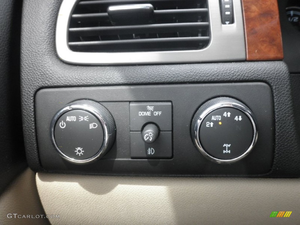 2008 Chevrolet Suburban 1500 LTZ 4x4 Controls Photo #80335877