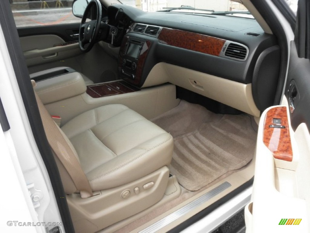 2008 Chevrolet Suburban 1500 LTZ 4x4 Light Cashmere/Ebony Dashboard Photo #80336171