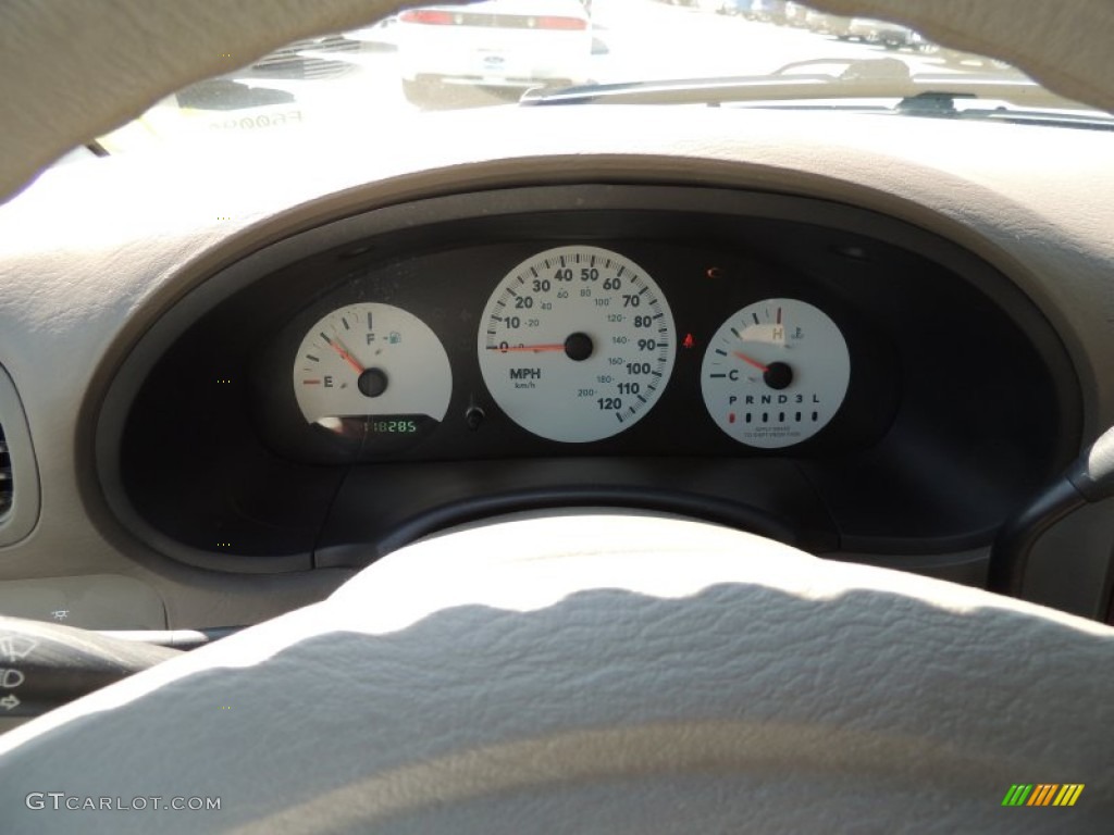 2006 Chrysler Town & Country LX Gauges Photos