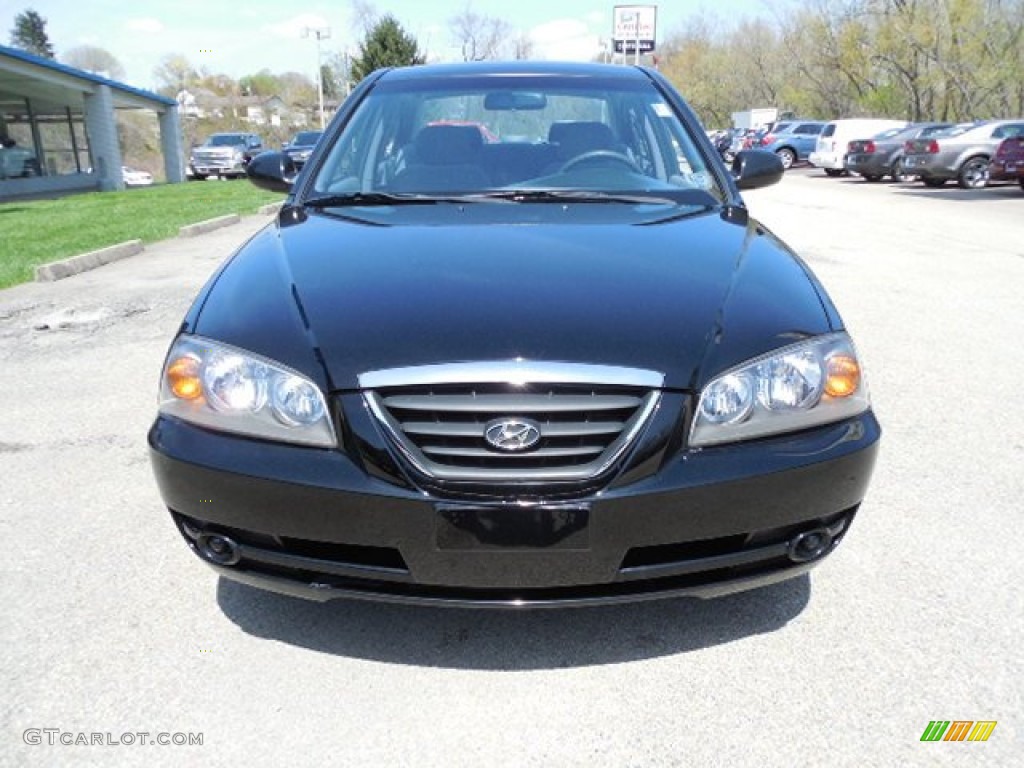 2004 Elantra GLS Sedan - Black Obsidian / Gray photo #9