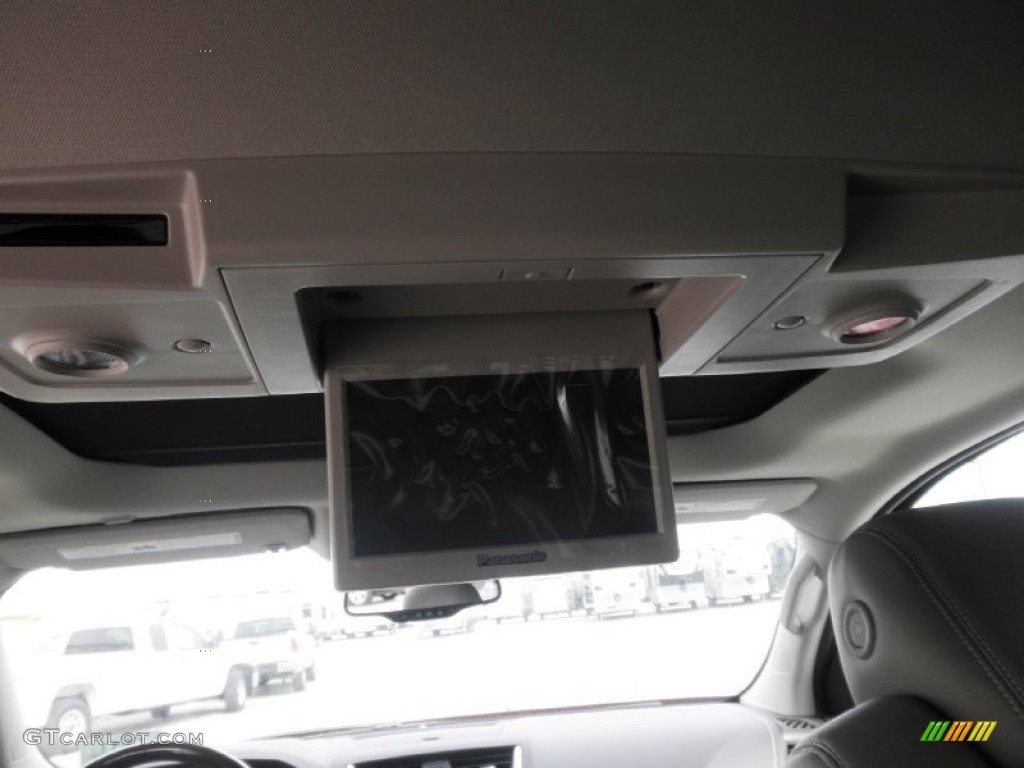 2013 GMC Acadia Denali Entertainment System Photos