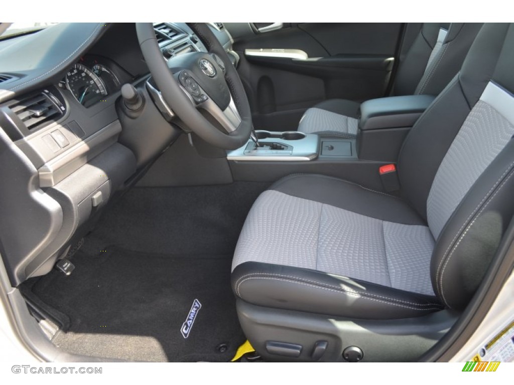 2013 Camry SE - Classic Silver Metallic / Black/Ash photo #5