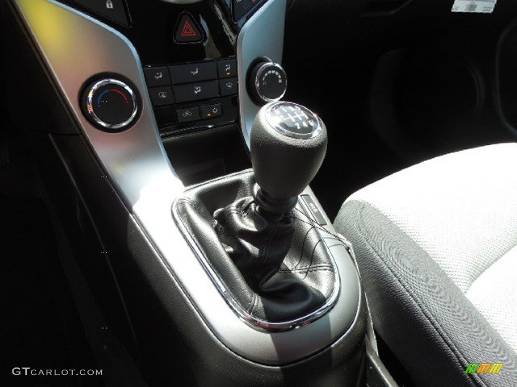 2013 Cruze LS - Blue Topaz Metallic / Jet Black/Medium Titanium photo #17