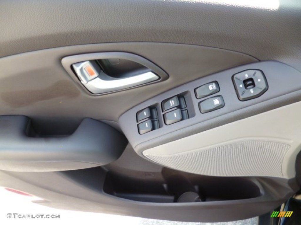 2013 Hyundai Tucson Limited AWD Controls Photo #80340530