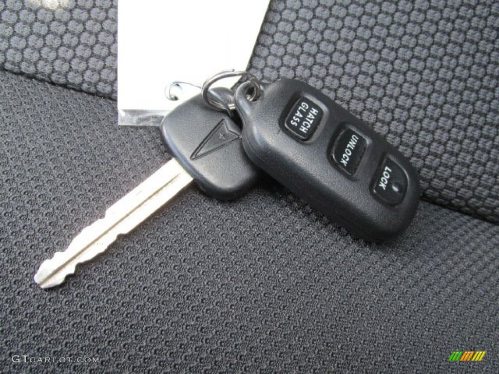 2006 Pontiac Vibe Standard Vibe Model Keys Photo #80340947