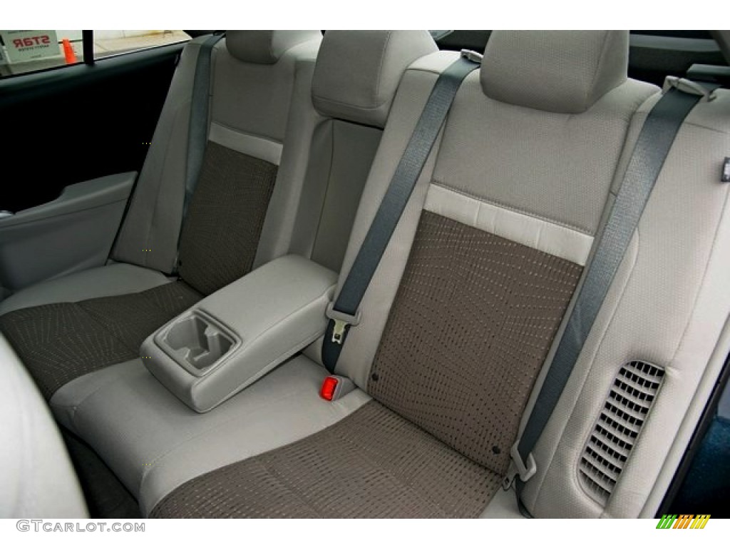 2013 Camry Hybrid LE - Cosmic Gray Metallic / Light Gray photo #7