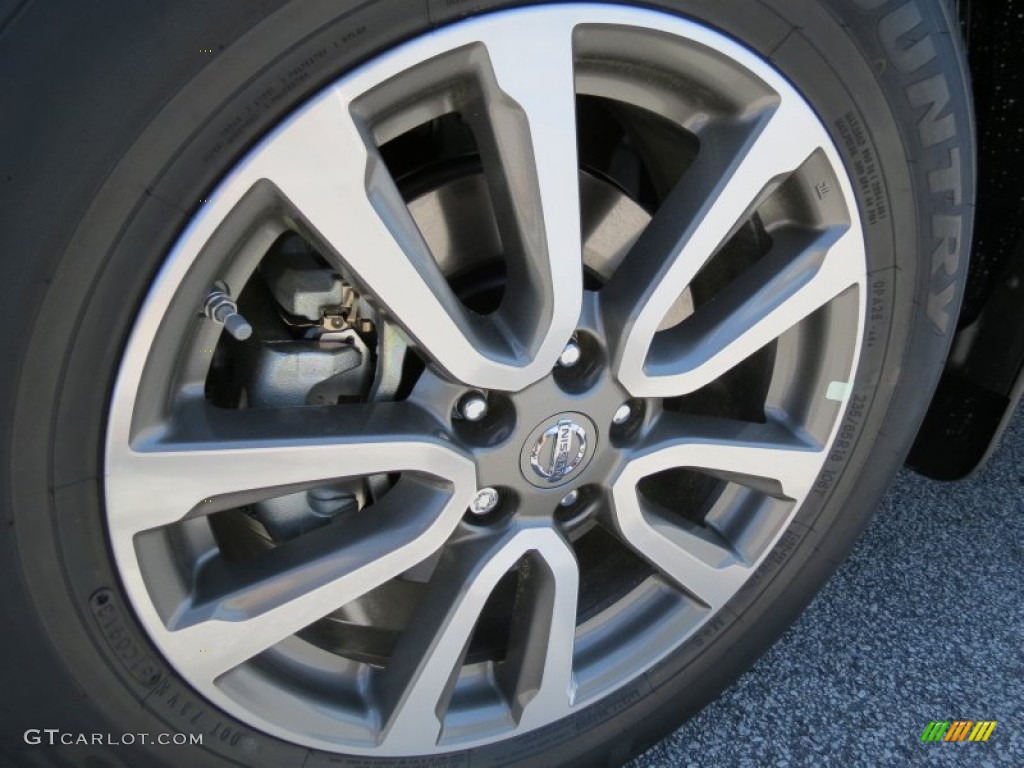 2013 Nissan Pathfinder SV Wheel Photos