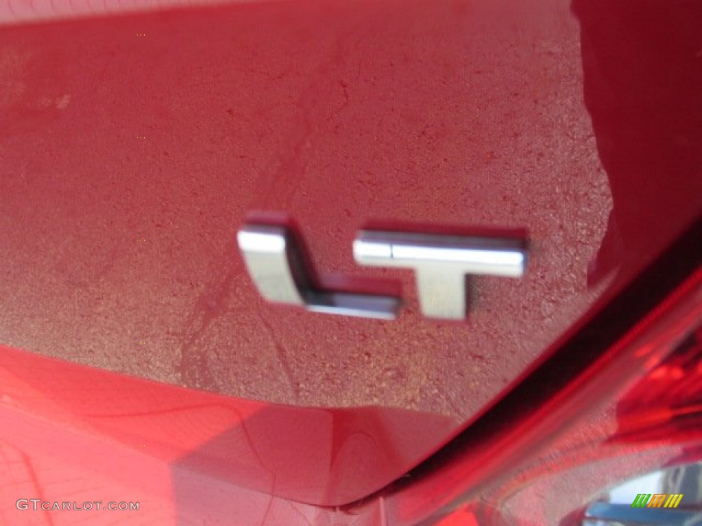 2010 Aveo Aveo5 LT - Sport Red / Charcoal photo #9