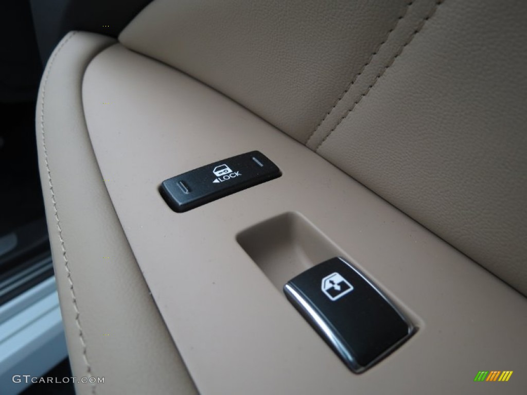 2012 Hyundai Equus Signature Controls Photo #80345072