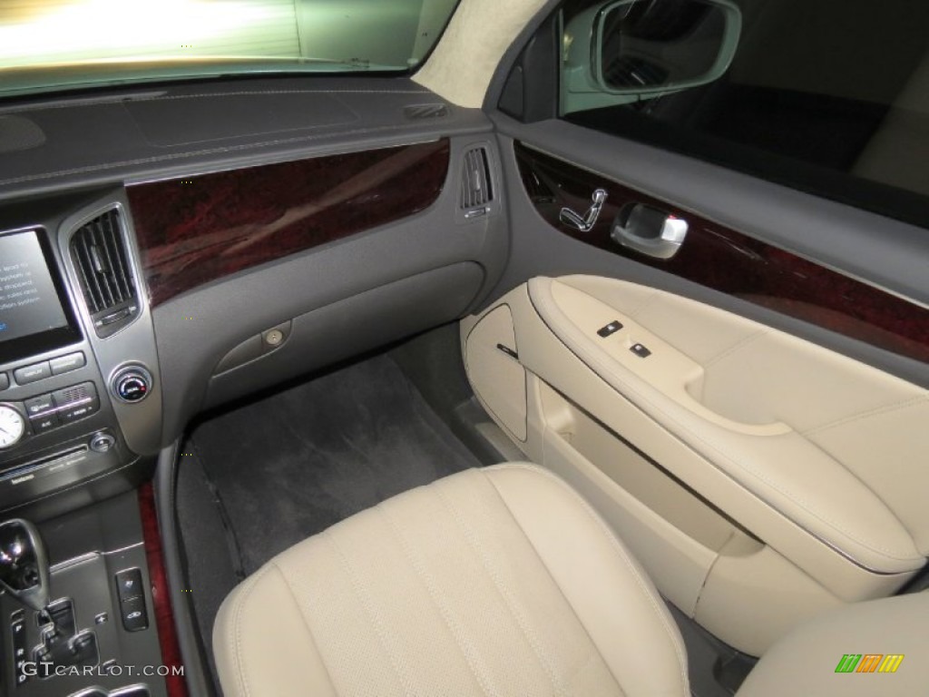 2012 Hyundai Equus Signature Front Seat Photos