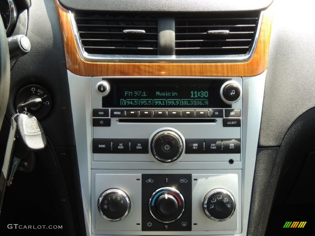2010 Chevrolet Malibu LT Sedan Controls Photo #80348343