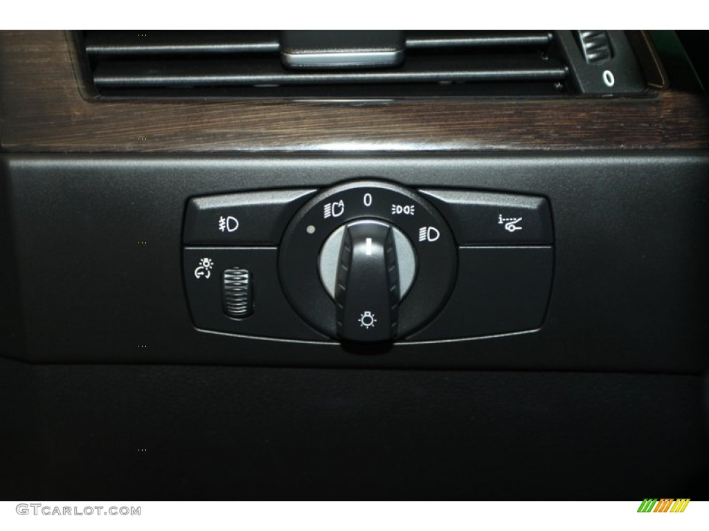 2008 BMW 5 Series 550i Sedan Controls Photo #80348784