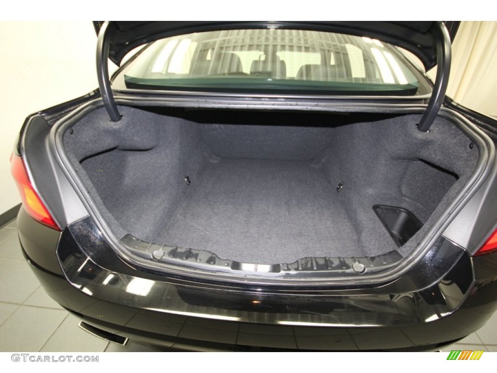 2011 BMW 5 Series 550i Sedan Trunk Photo #80349989