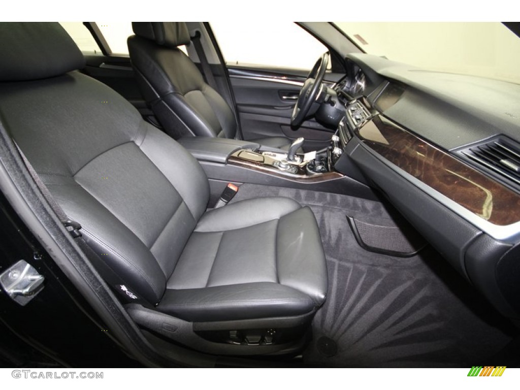 Black Interior 2011 BMW 5 Series 550i Sedan Photo #80350048