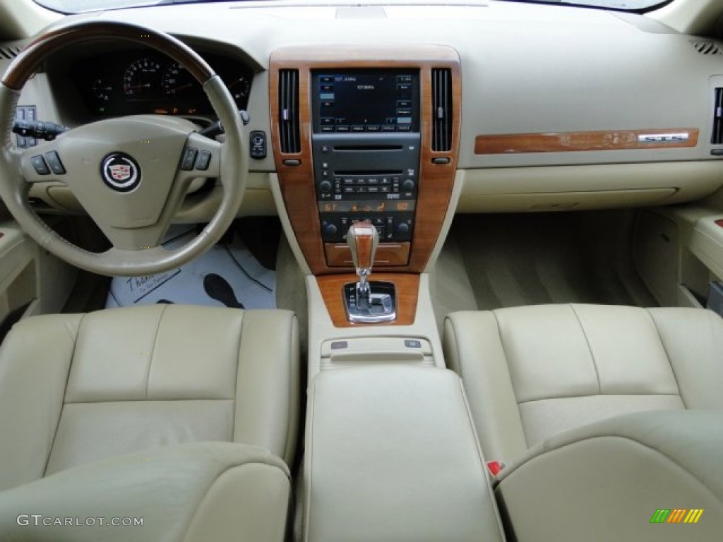 2007 Cadillac STS 4 V6 AWD Cashmere Dashboard Photo #80357059