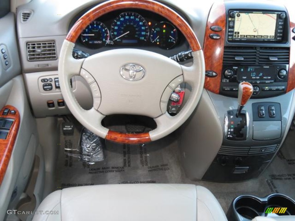 2010 Toyota Sienna XLE Dashboard Photos