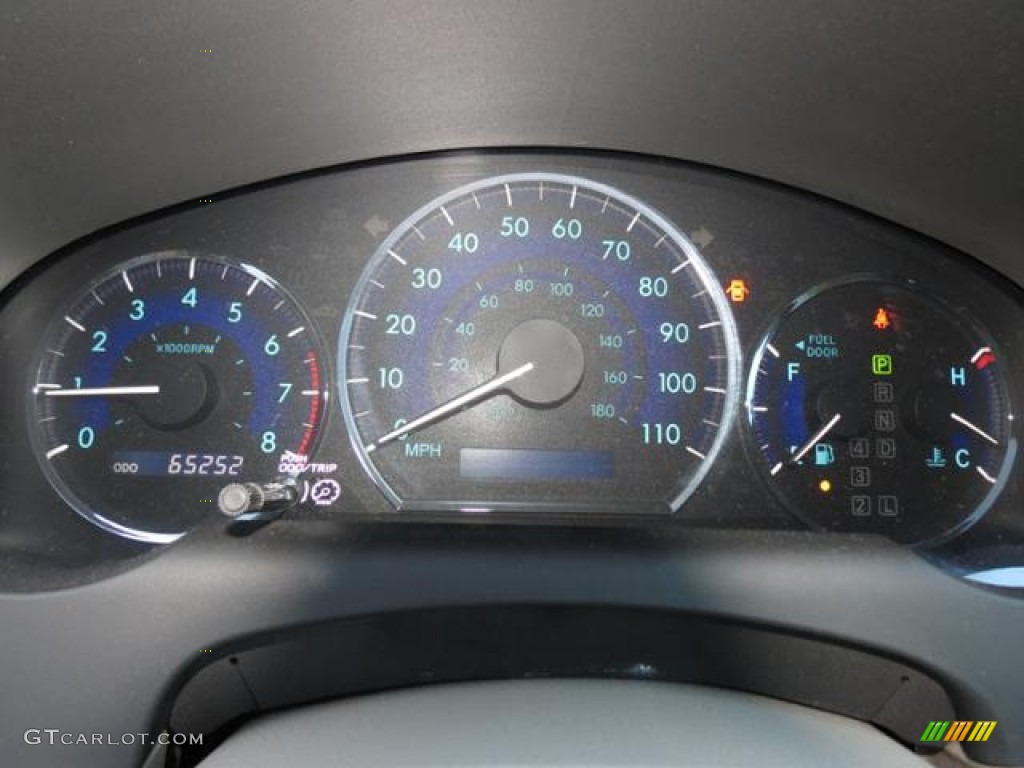 2010 Toyota Sienna XLE Gauges Photo #80365011