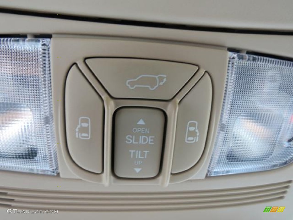 2010 Toyota Sienna XLE Controls Photo #80365037