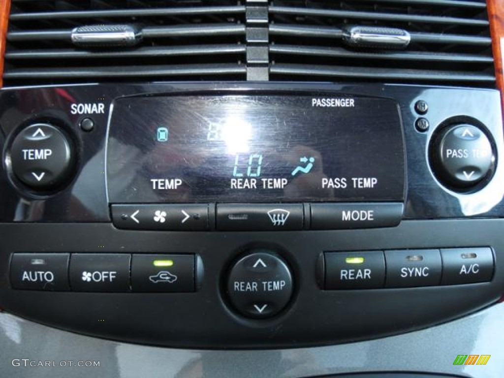 2010 Toyota Sienna XLE Controls Photo #80365108