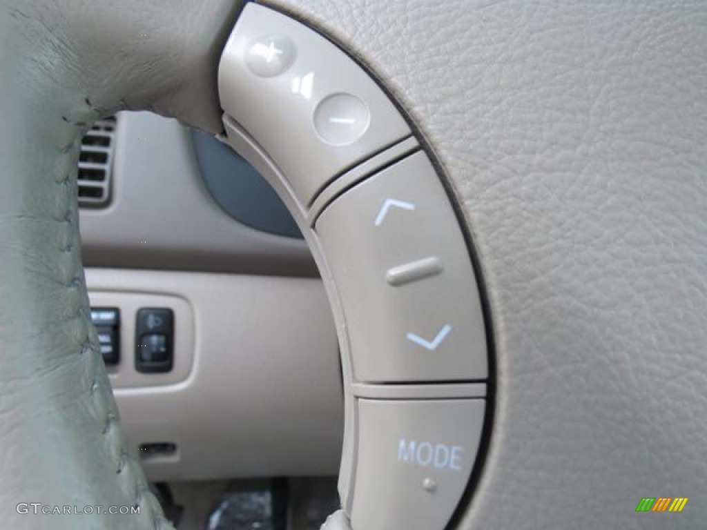 2010 Toyota Sienna XLE Controls Photo #80365201