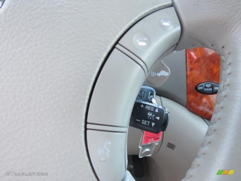 2010 Toyota Sienna XLE Controls Photo #80365222