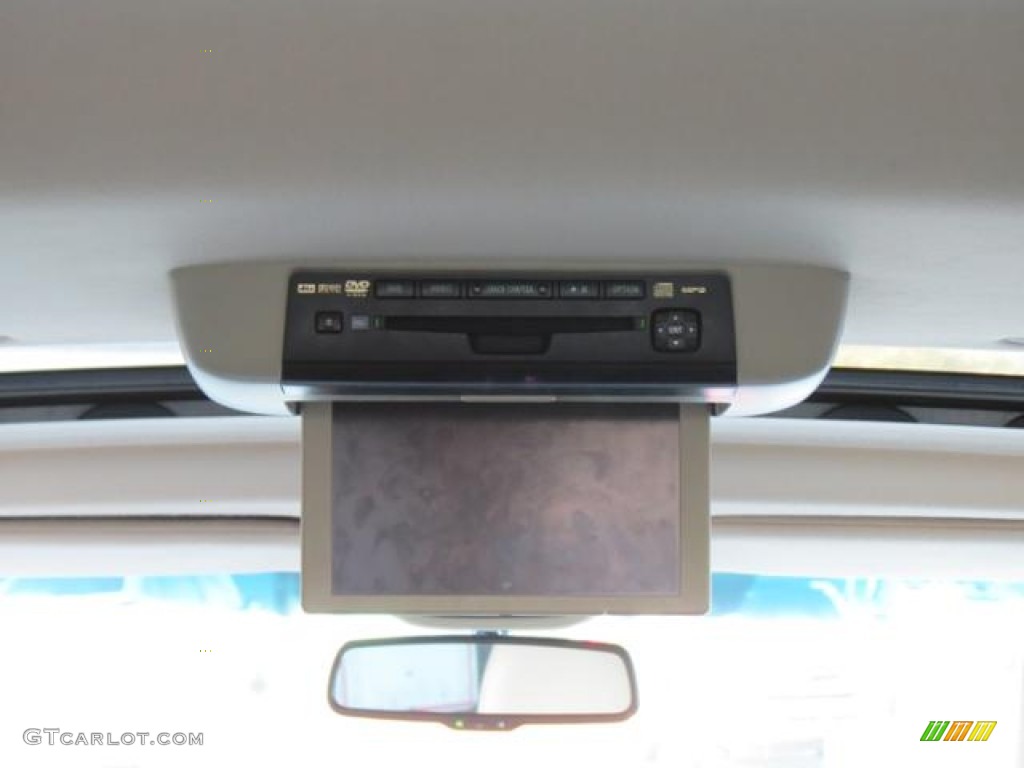 2010 Toyota Sienna XLE Entertainment System Photo #80365402