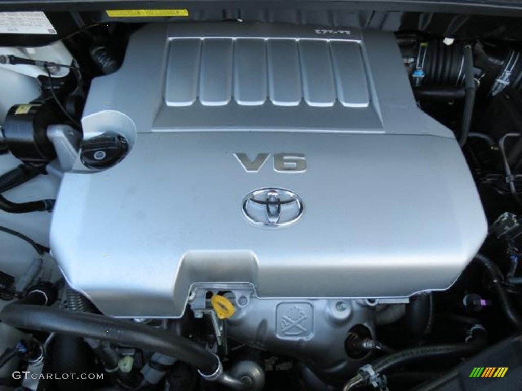 2010 Toyota Sienna XLE Engine Photos