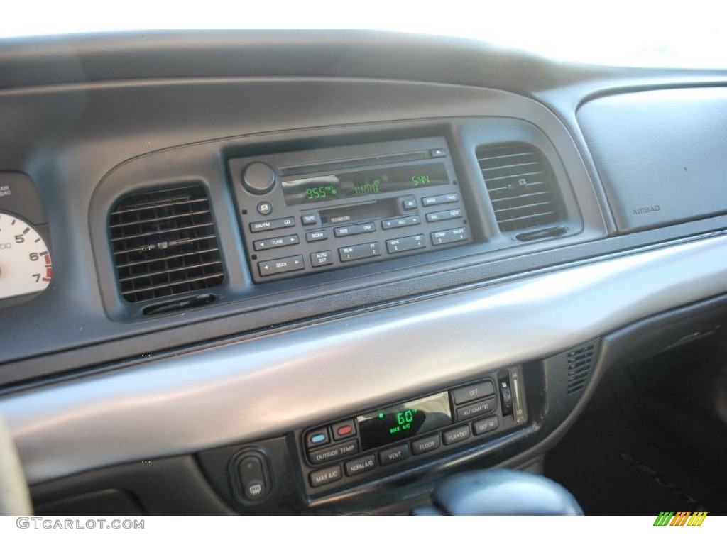 2004 Mercury Marauder Standard Marauder Model Controls Photo #80366794