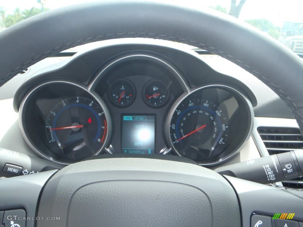 2013 Cruze LT - Summit White / Medium Titanium photo #13