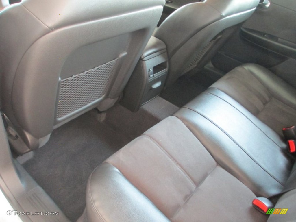 2011 Malibu LT - Silver Ice Metallic / Titanium photo #28