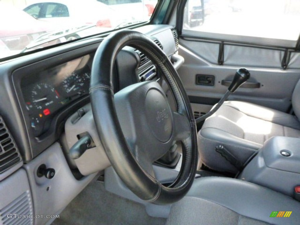 1998 Wrangler SE 4x4 - Emerald Green Pearl / Mist Grey photo #16