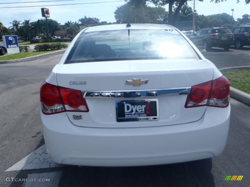 2013 Cruze LS - Summit White / Jet Black/Medium Titanium photo #5