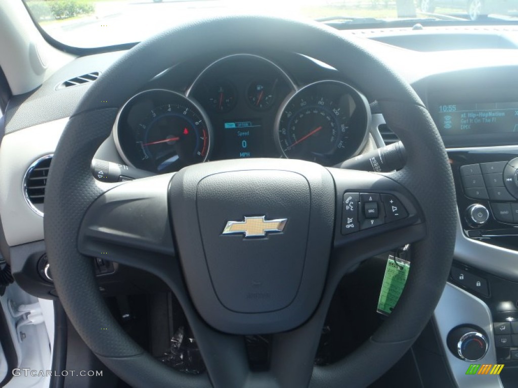 2013 Cruze LS - Summit White / Jet Black/Medium Titanium photo #11