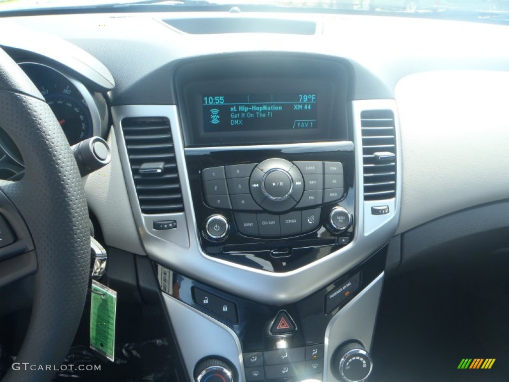 2013 Cruze LS - Summit White / Jet Black/Medium Titanium photo #13