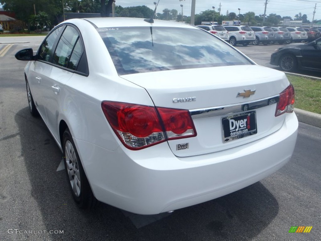 2013 Cruze LS - Summit White / Jet Black/Medium Titanium photo #4
