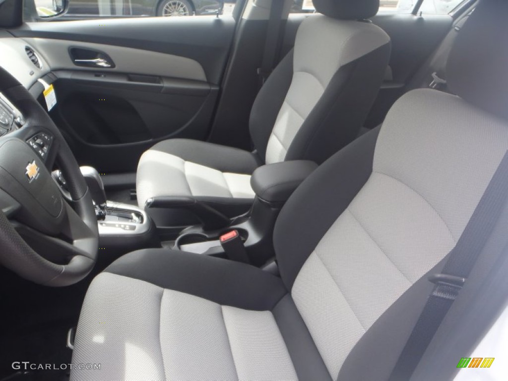 2013 Cruze LS - Summit White / Jet Black/Medium Titanium photo #9