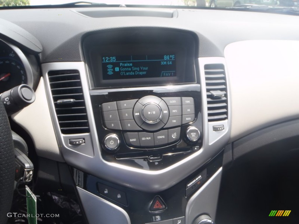 2013 Cruze LS - Summit White / Jet Black/Medium Titanium photo #12