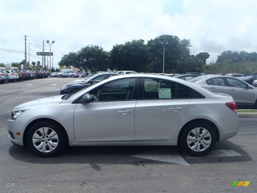 2013 Cruze LS - Silver Ice Metallic / Jet Black/Medium Titanium photo #3