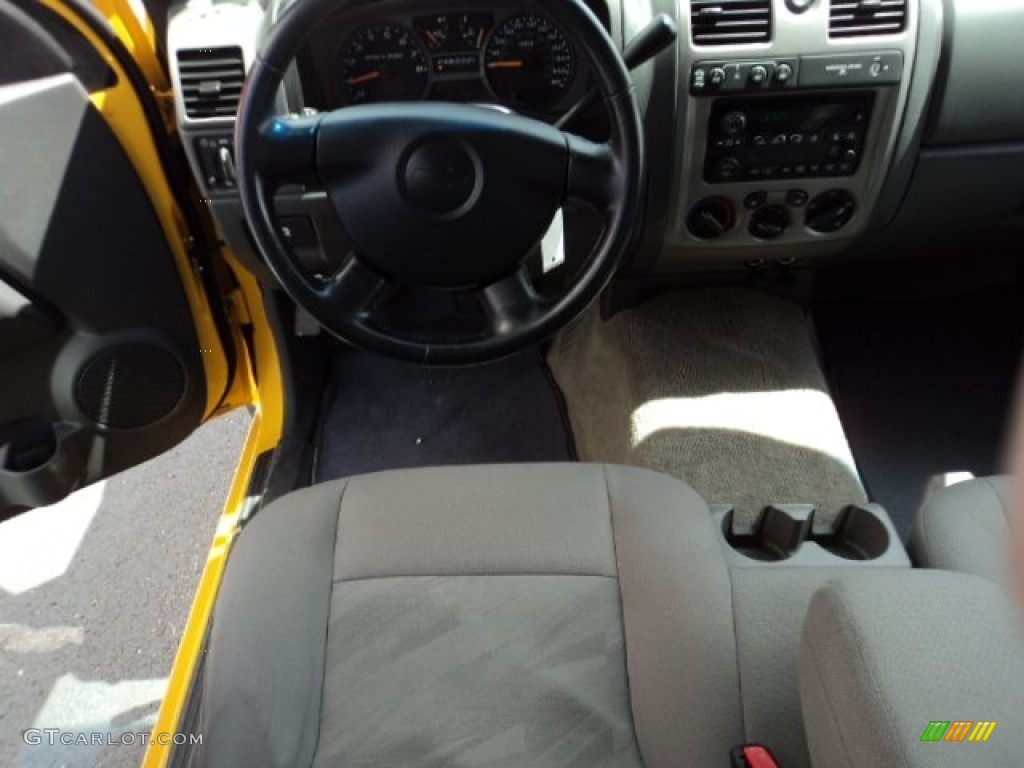 2004 Colorado LS Z71 Regular Cab 4x4 - Yellow / Medium Dark Pewter photo #4