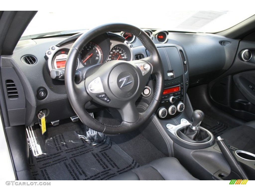 Black Interior 2011 Nissan 370Z Touring Coupe Photo #80375299