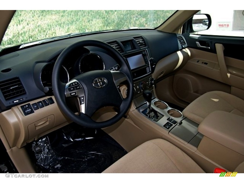 2013 Highlander V6 4WD - Black / Sand Beige photo #5