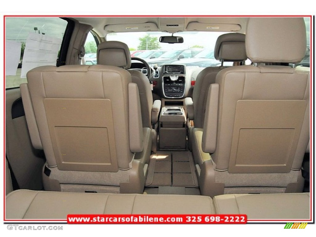 2013 Town & Country Touring - Brilliant Black Crystal Pearl / Dark Frost Beige/Medium Frost Beige photo #22