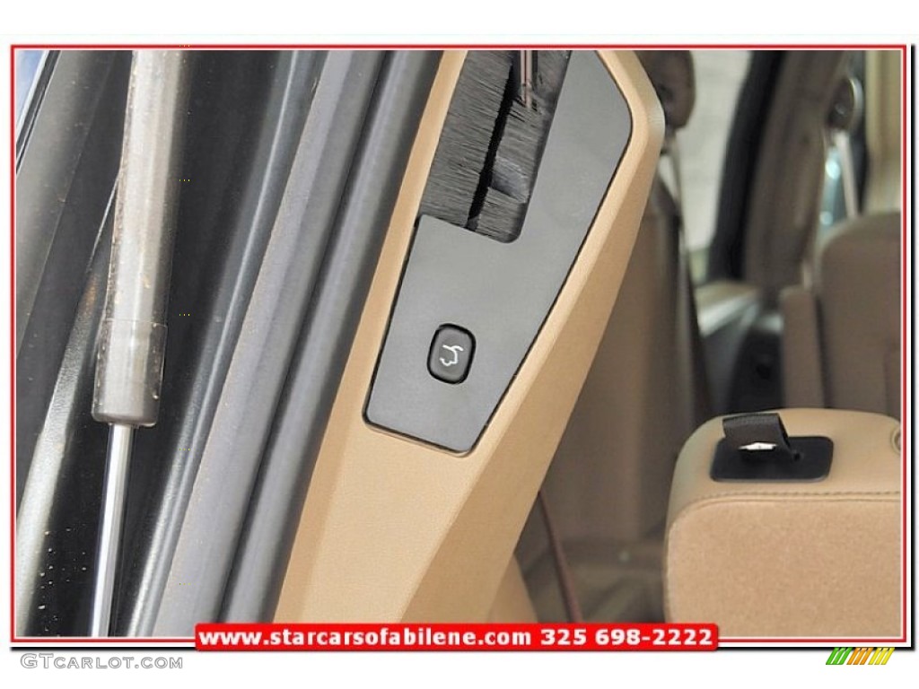2013 Town & Country Touring - Brilliant Black Crystal Pearl / Dark Frost Beige/Medium Frost Beige photo #25